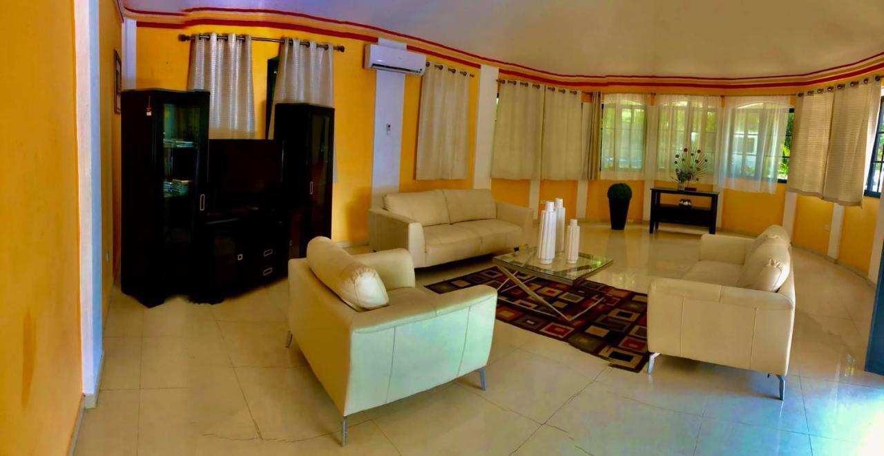 Donpee Guest House Leogane Buitenkant foto